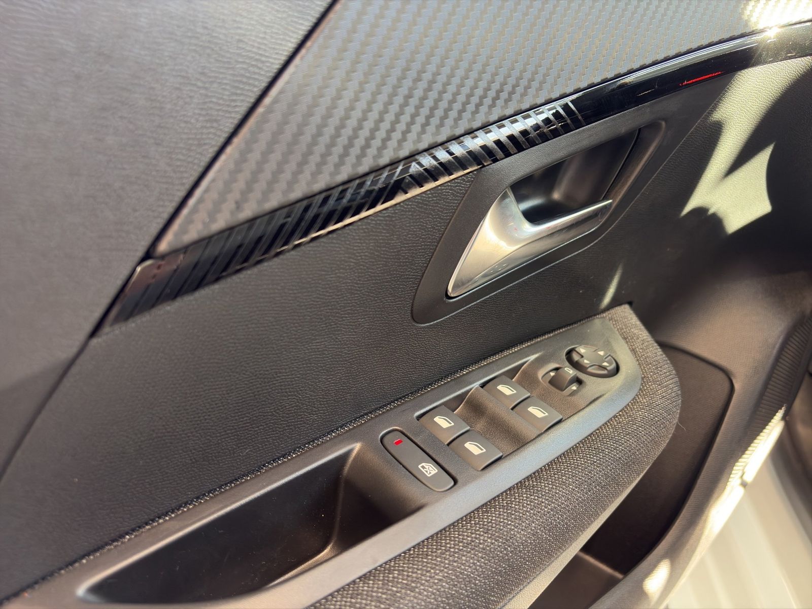 Peugeot 208 - Bild 11