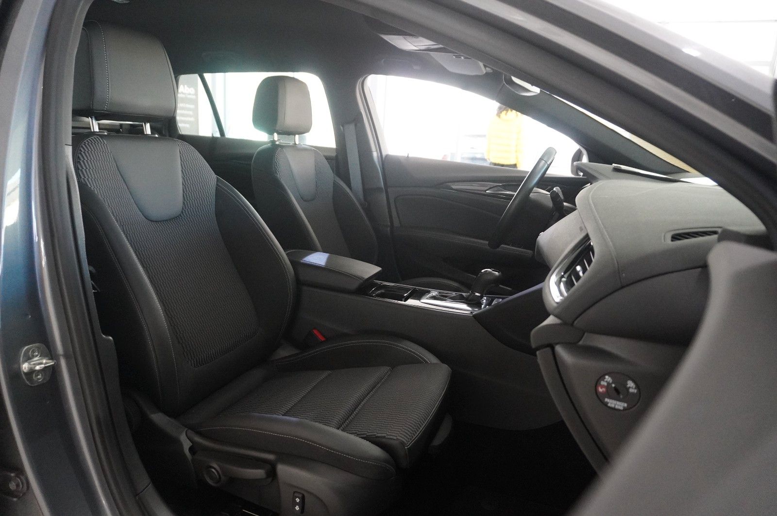Fahrzeugabbildung Opel Insignia B ST 2.0D ELEGANCE NAVI/LED/KAMERA/DAB+