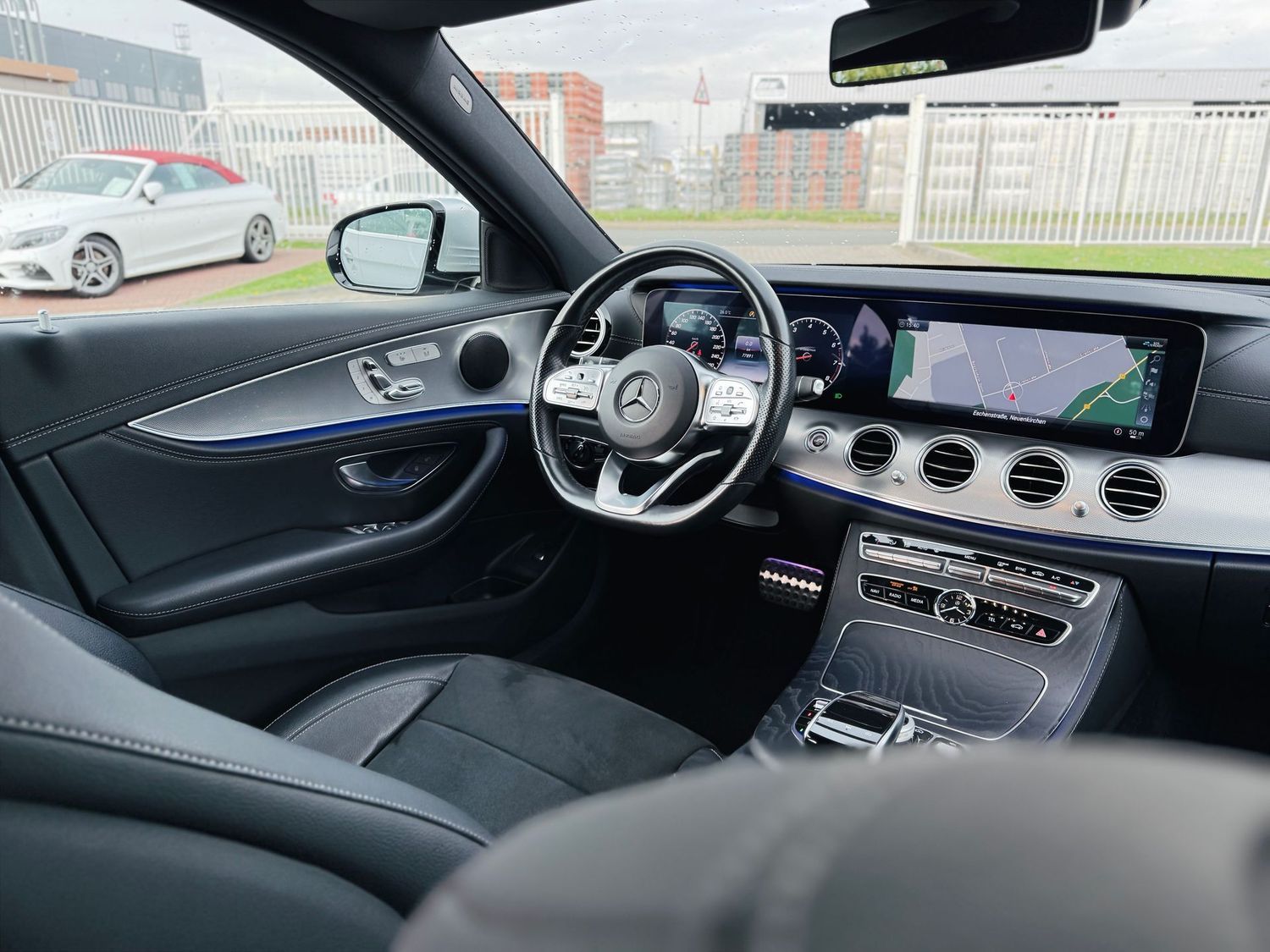 Fahrzeugabbildung Mercedes-Benz E 200 AMG, Multibeam, Memory, 360°, Comand, PTS,