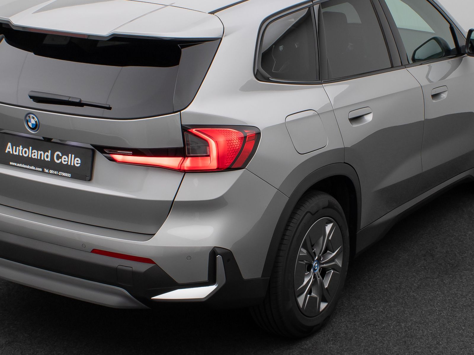 Fahrzeugabbildung BMW iX1 eD20 Kamera DAB Fernlichtassis Komfort Sport