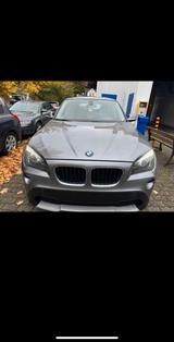 BMW X1 Baureihe X1 18 i sDrive Navigation - BMW 1er Reihe mit Benzin-Antrieb: Geländewagen
