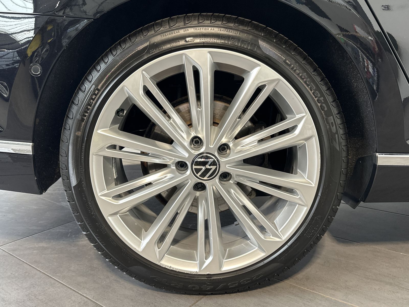 Fahrzeugabbildung Volkswagen Passat Variant 2.0 TDI 4M R-Line NAV+MED+PANO+PP