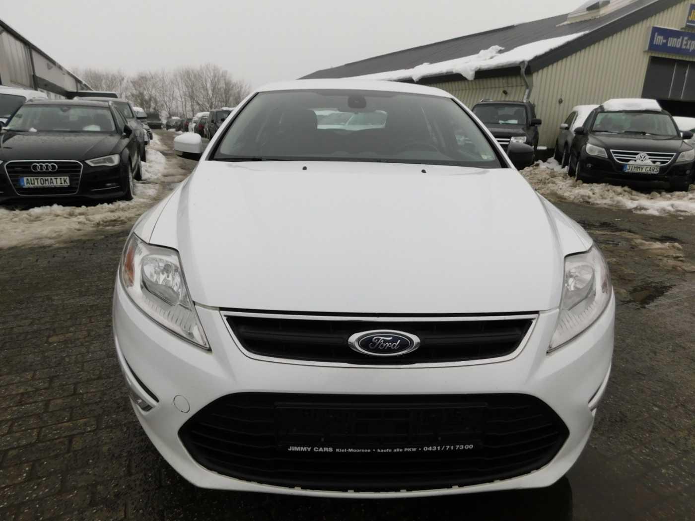 Ford Mondeo 2014 — interior
