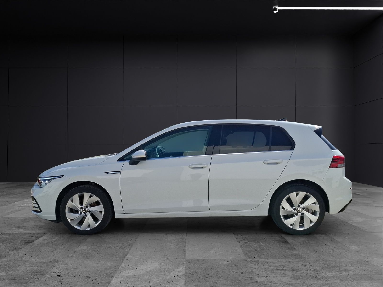 Fahrzeugabbildung Volkswagen Golf VIII TSI Style LEDplus Navi AID ACC RFK SH