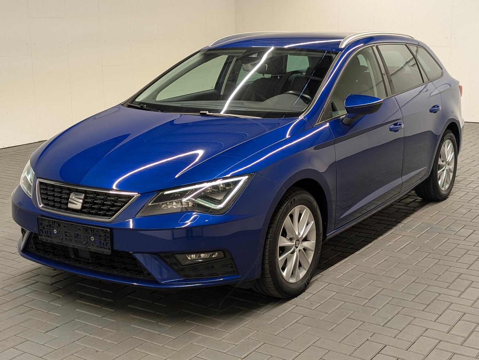 SEAT Leon ST Style LED/Navi/DAB/AHK/ACC/SHZ/Kam/16-LM