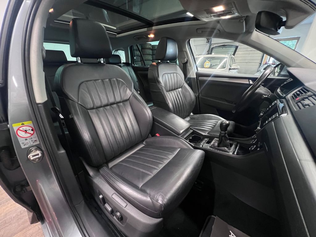 Skoda SUPERB STYLE/ 1.HAND/ GARANTIE/ PANO/ ASSIST. Skoda SUPERB STYLE/ 1.HAND/ GARANTIE/ PANO/ ASSIST.