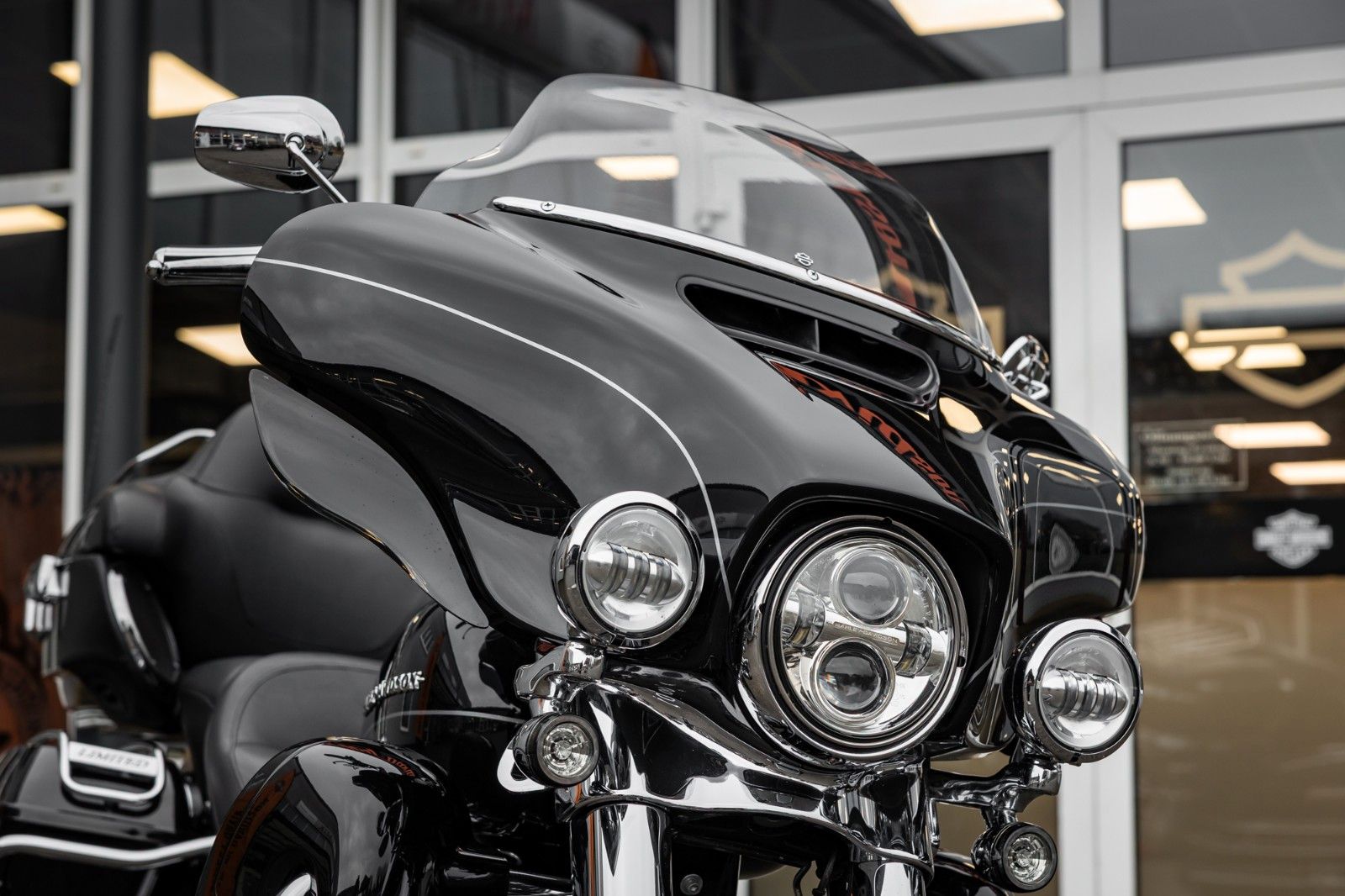 Fahrzeugabbildung Harley-Davidson ULTRA LIMITED LOW FLHTKL 103CUI - JEKILL&HYDE -