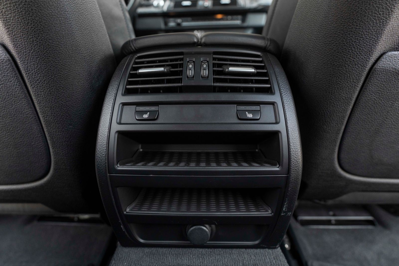 Fahrzeugabbildung BMW 550I M-SPORTPAKET HUD H&K LED KAM ACC