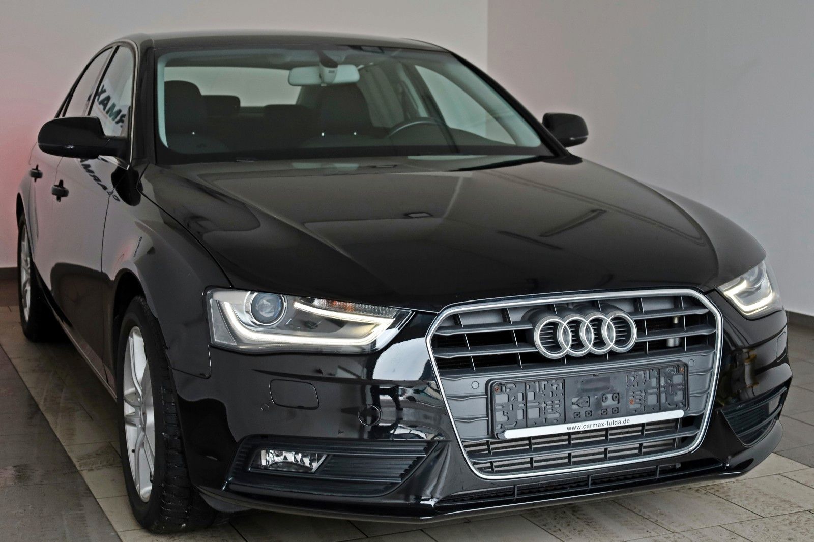 Fahrzeugabbildung Audi A4 Lim. Attraction Navi,Bi-Xenon,PDC,SR+WR