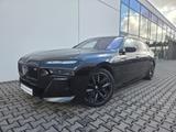 BMW M760 e xDrive Limousine Luftfederung AD Niveau N - BMW M760 aus 2023