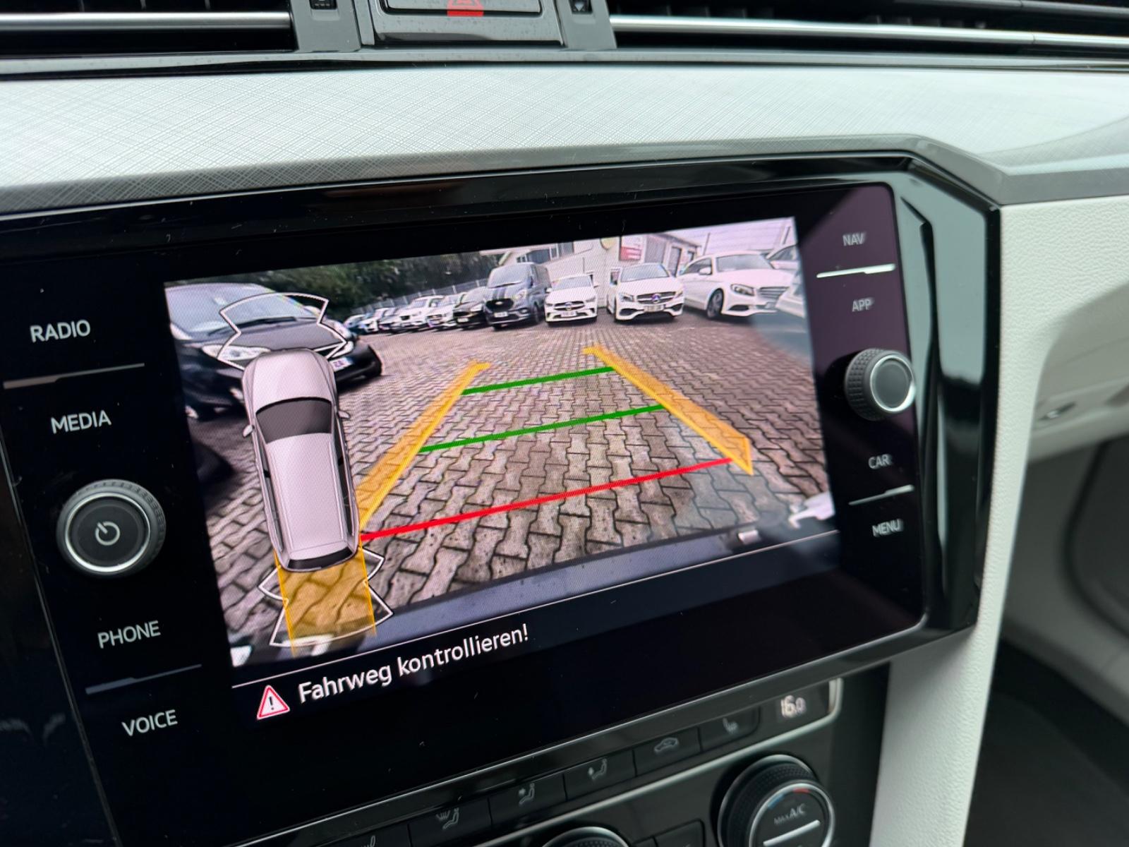Volkswagen Passat Business LEDER KLIMA LES ALU ́S, миниатюра 18