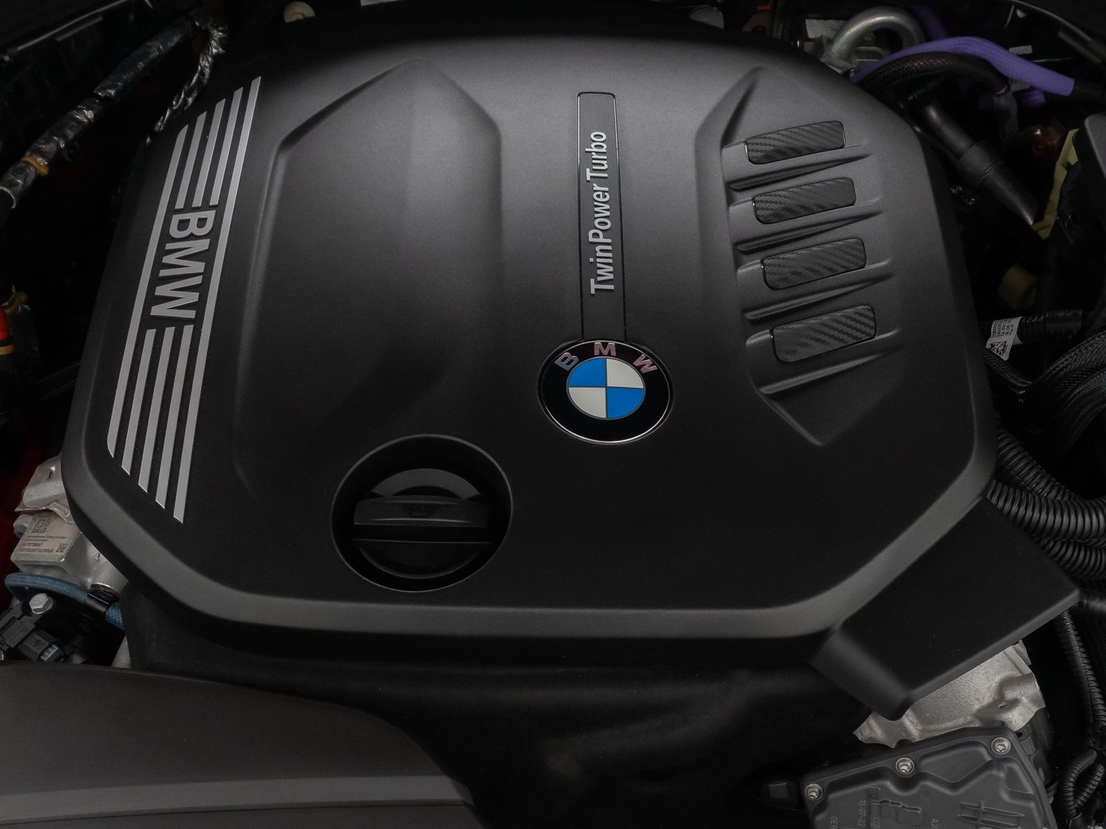 Fahrzeugabbildung BMW 320d xD DAB Alarm HUD HiFi Sportsitz Geschwindig