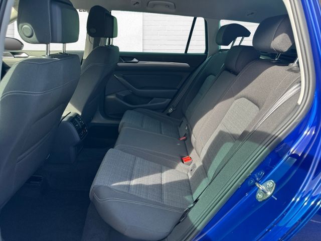 Fahrzeugabbildung Volkswagen Passat Variant Business 2.0 TDI R-Line Klima LED