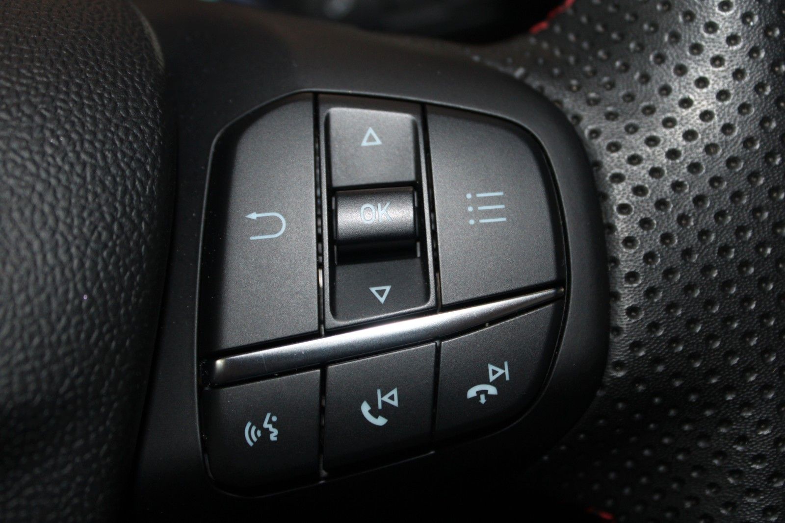 Fahrzeugabbildung Ford Puma Hybrid ST-Line X AHK NAVI CAM WinterPak LED