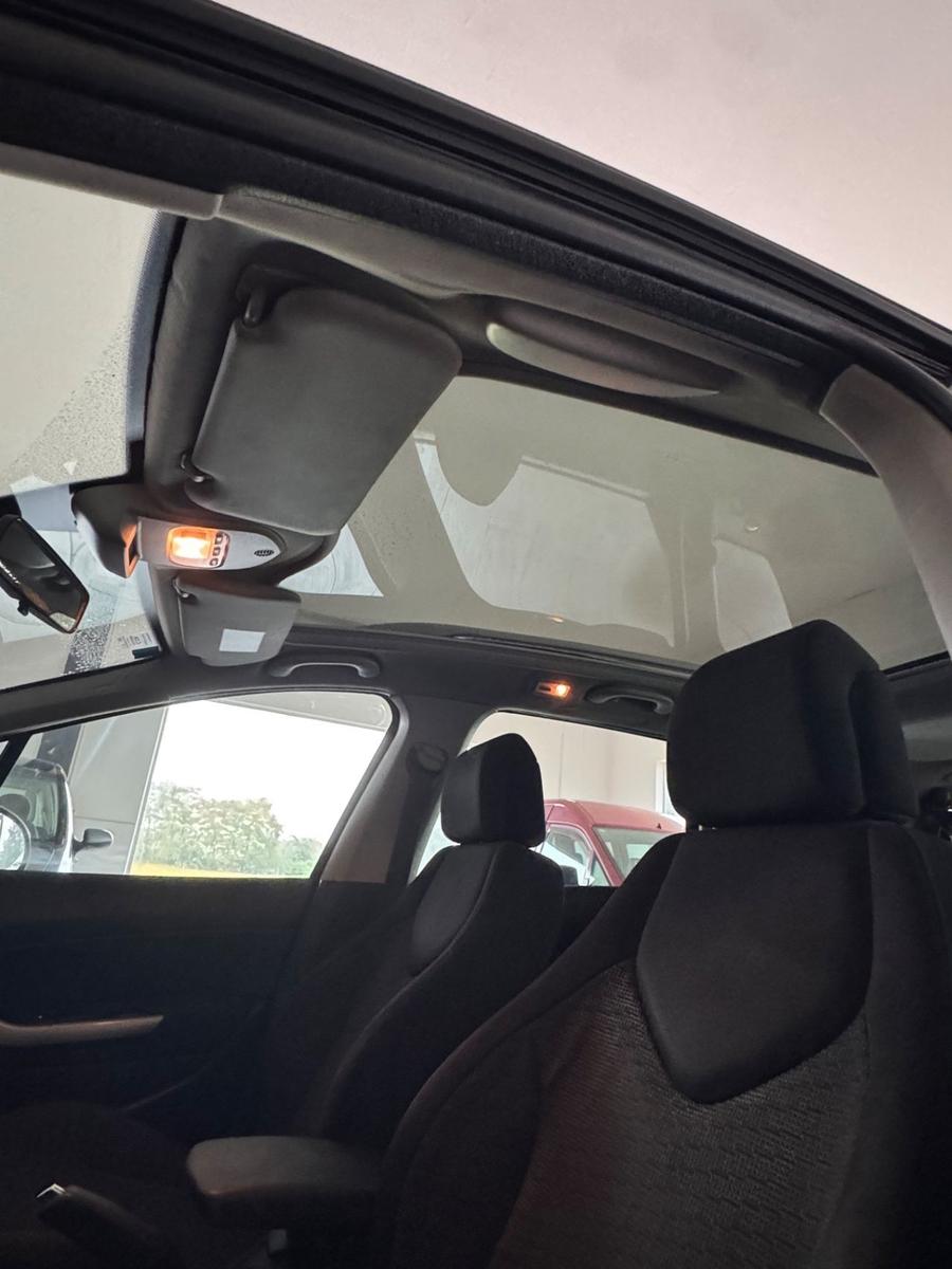 Peugeot 308 2009 — photo 11