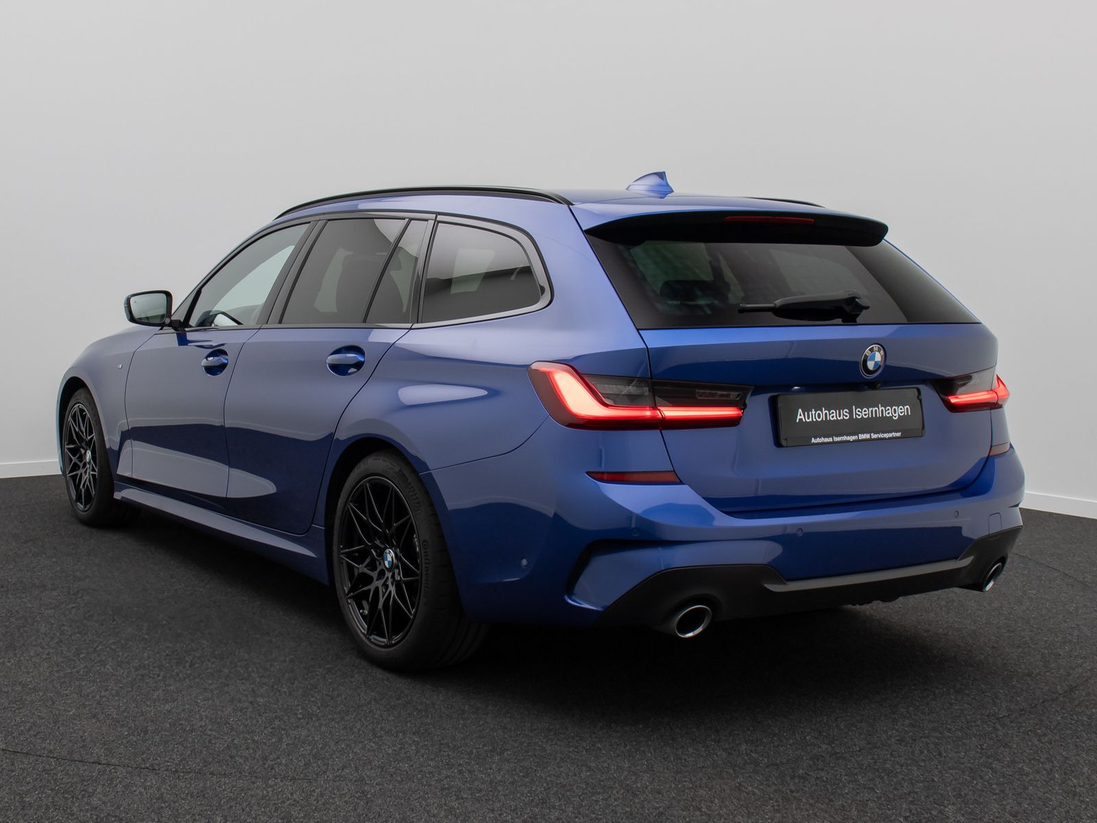 Fahrzeugabbildung BMW 330d M Sport Panorama HUD DAB Laser HiFi AHK