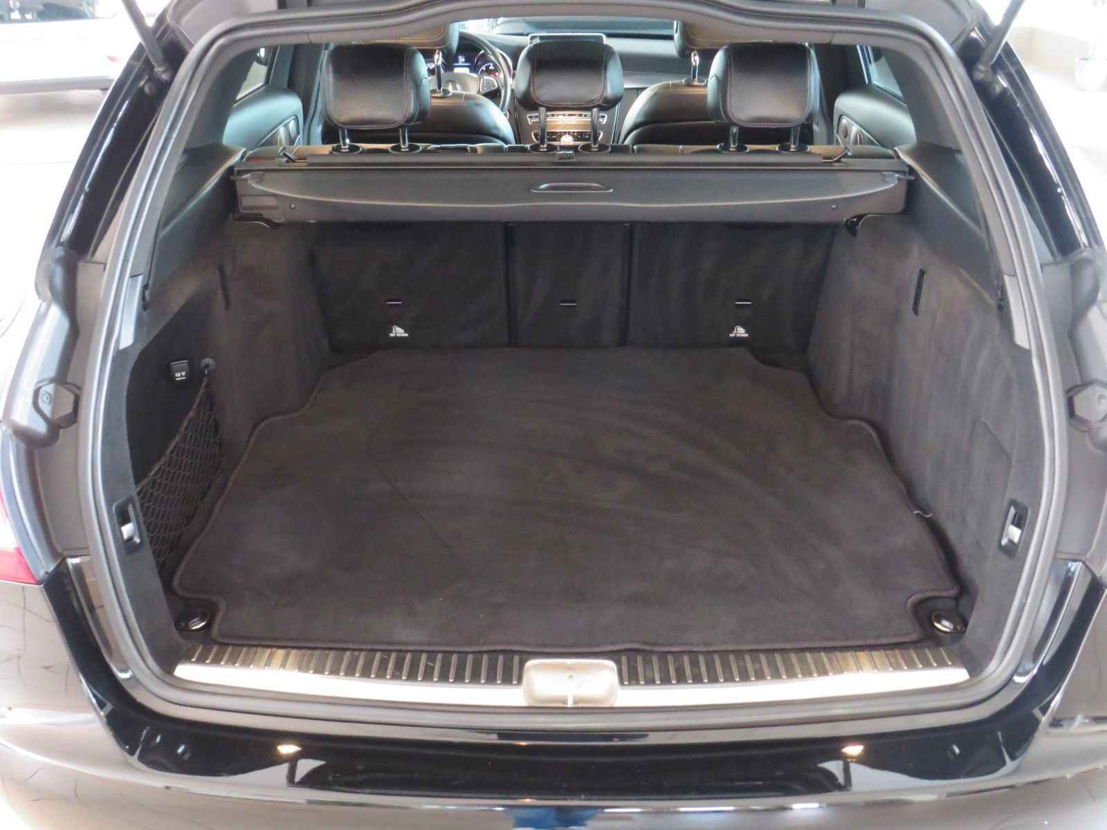 Fahrzeugabbildung Mercedes-Benz C 200Td*Night*Pano*Sound*Standh*Leder*LED *COMAN