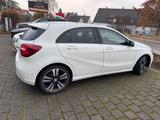 Mercedes-Benz A 180 Style Style - Mercedes-Benz A 180 mit Panoramadach
