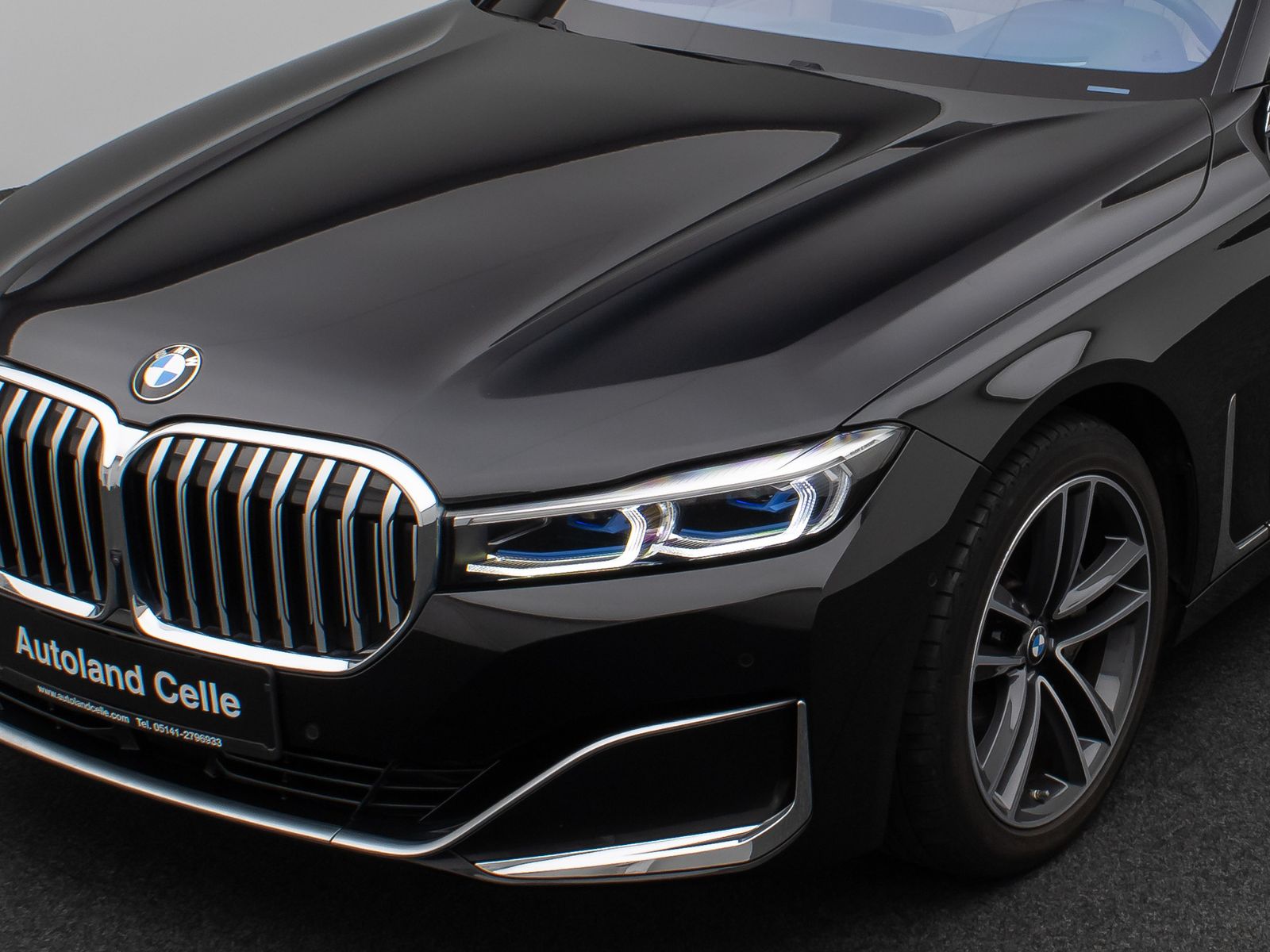 Fahrzeugabbildung BMW 730d xD 360°Laser Massage DAB DisplKey SoftClose