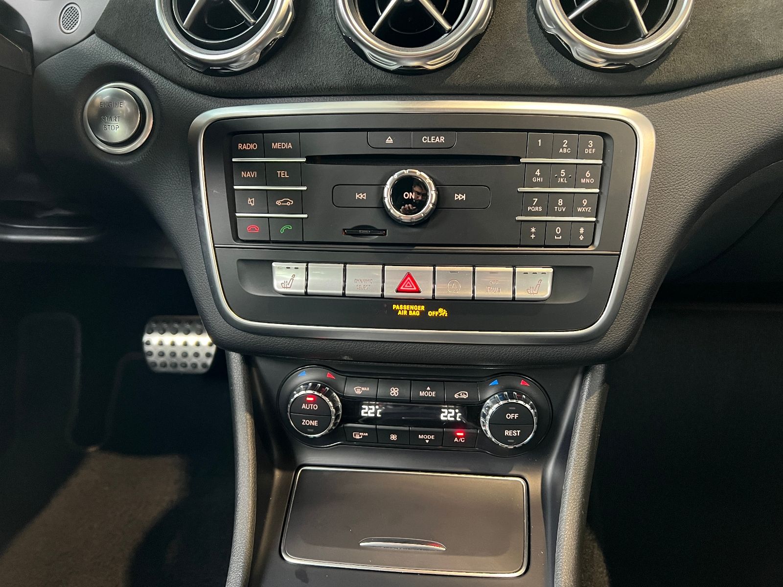 Fahrzeugabbildung Mercedes-Benz GLA 250 AMG Line ACC LED NAVI