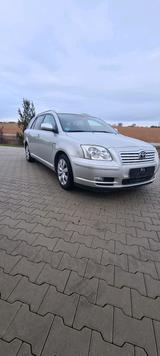 Toyota toyota avensis - Toyota Avensis aus 2005 mit Diesel-Antrieb
