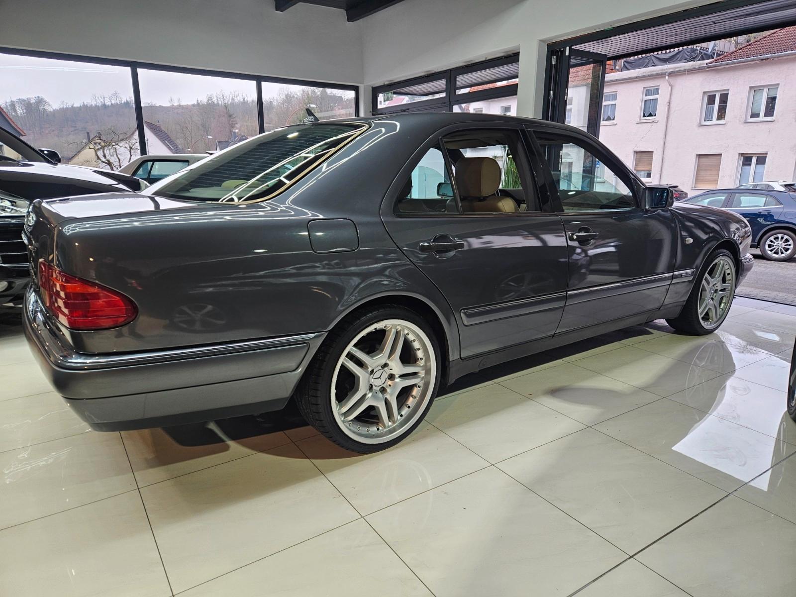 Mercedes-Benz E 220,Avantgarde,Leder,Klima,Alu,Schibedach
