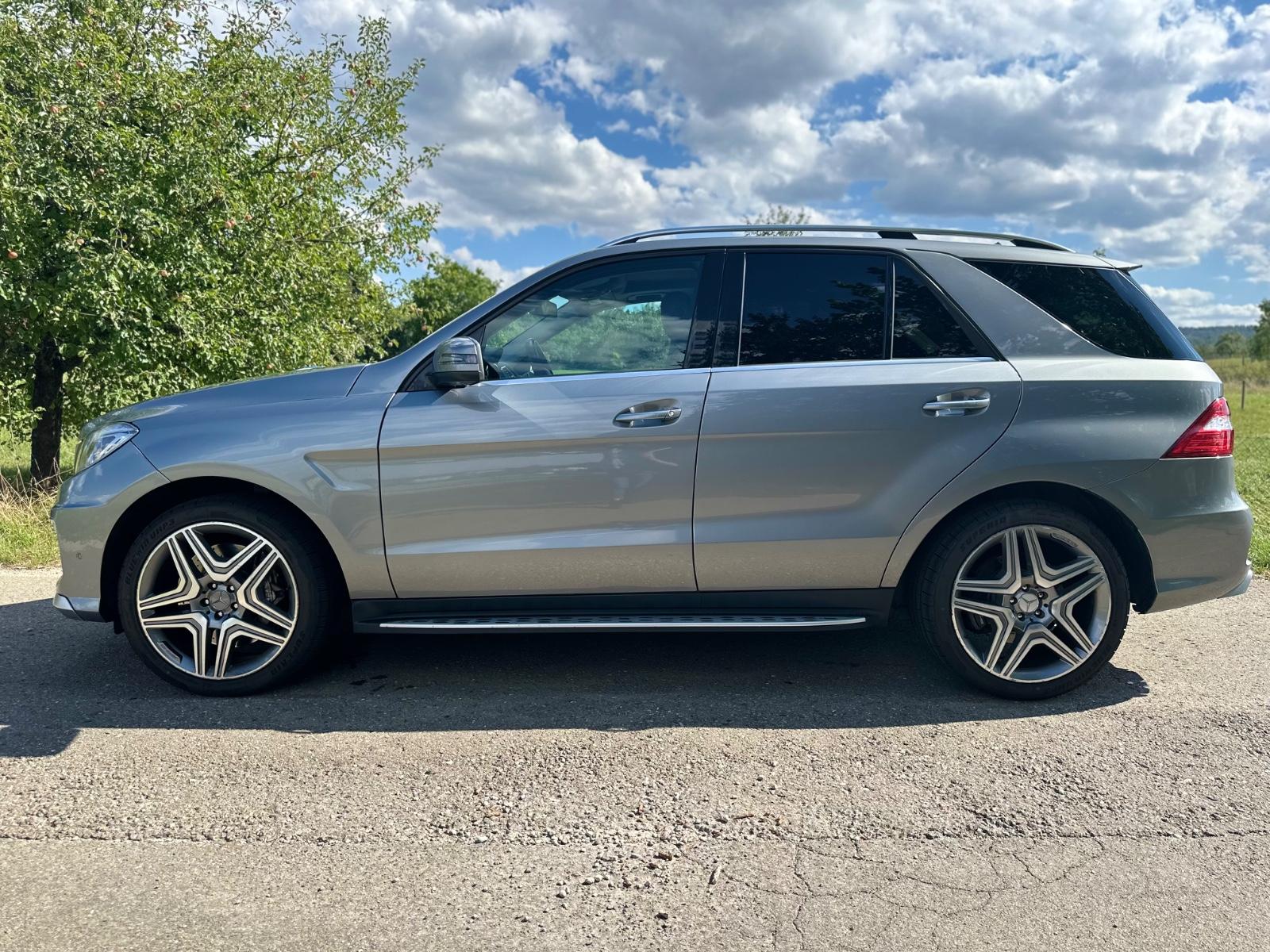 Mercedes-Benz ML 63 AMG 4Matic*Vollausstattung*AHK*360°*Harman