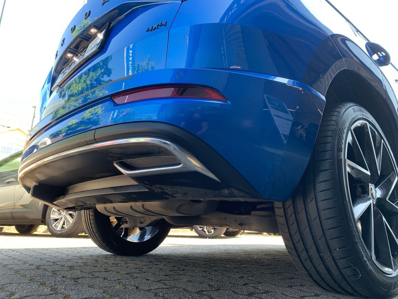 Fahrzeugabbildung SKODA Karoq 2.0 TSI DSG Sportline 4x4 OPF Pan.Dach