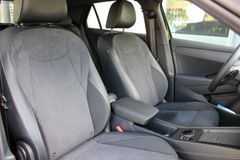 VW T-Roc 1.5 Black Style / DISCOVER/ 18"/ CARPLAY VW T-Roc 1.5 Black Style / DISCOVER/ 18"/ CARPLAY