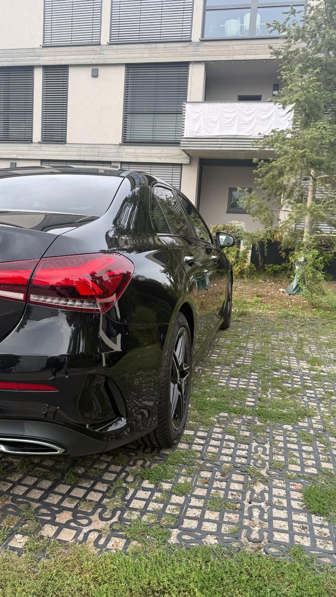 Mercedes-Benz A 250 4MATIC DCT AMG-PANO-BURM-NIGHT