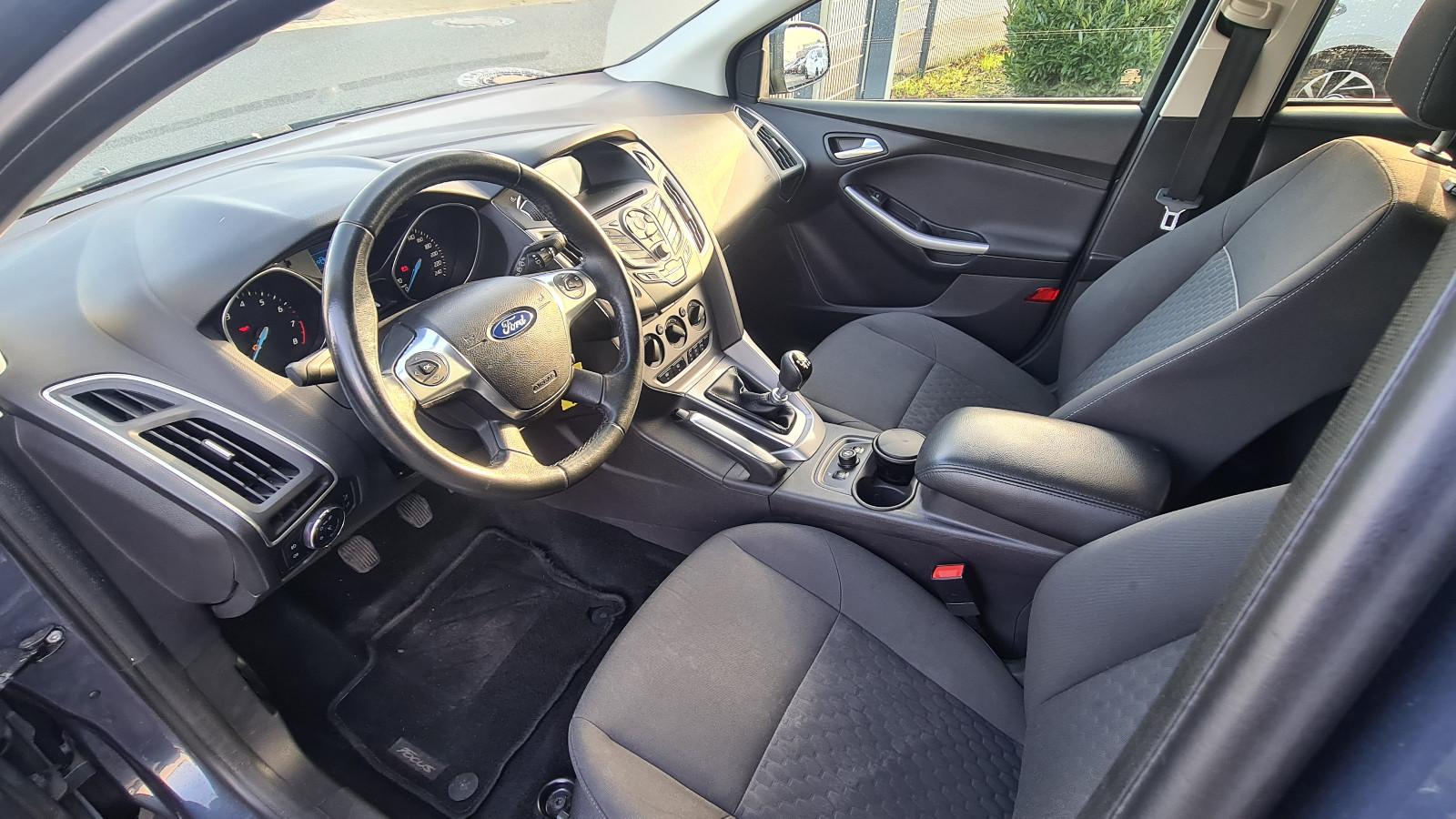 Ford Focus 2013 — photo 11