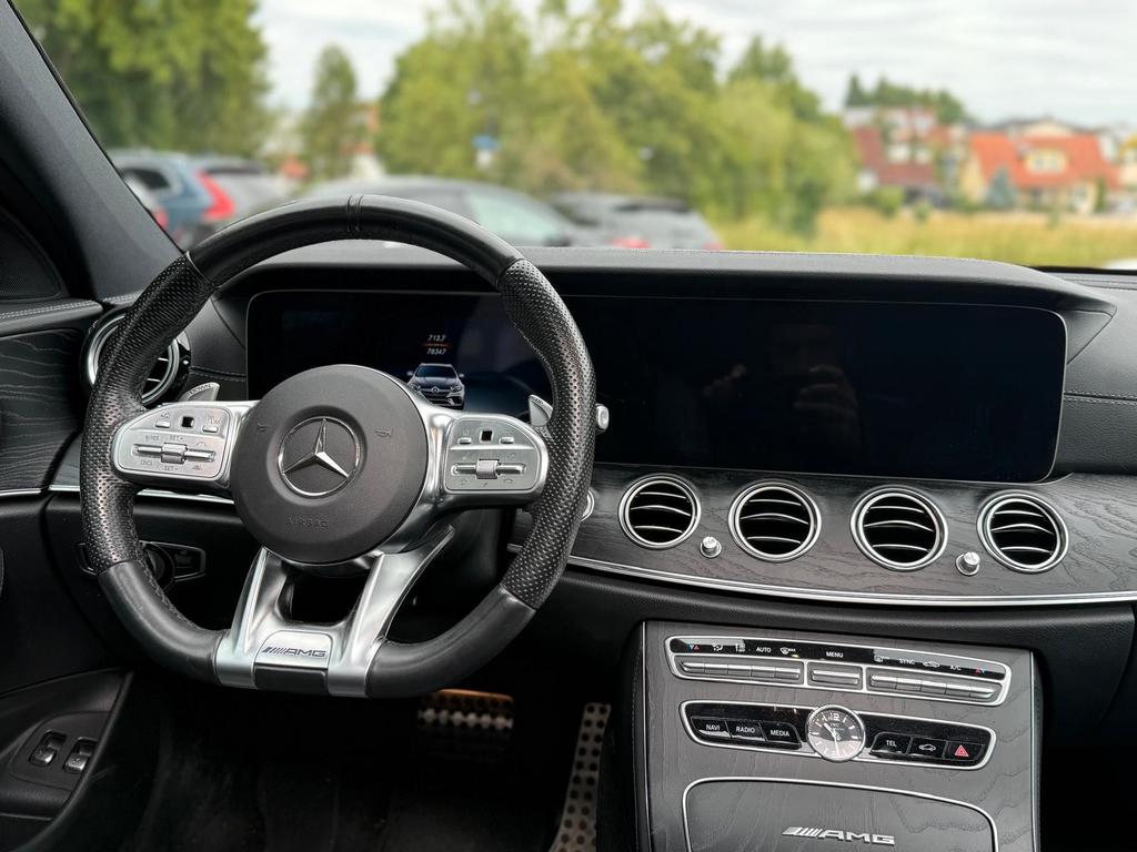 Mercedes-Benz E 63 AMG