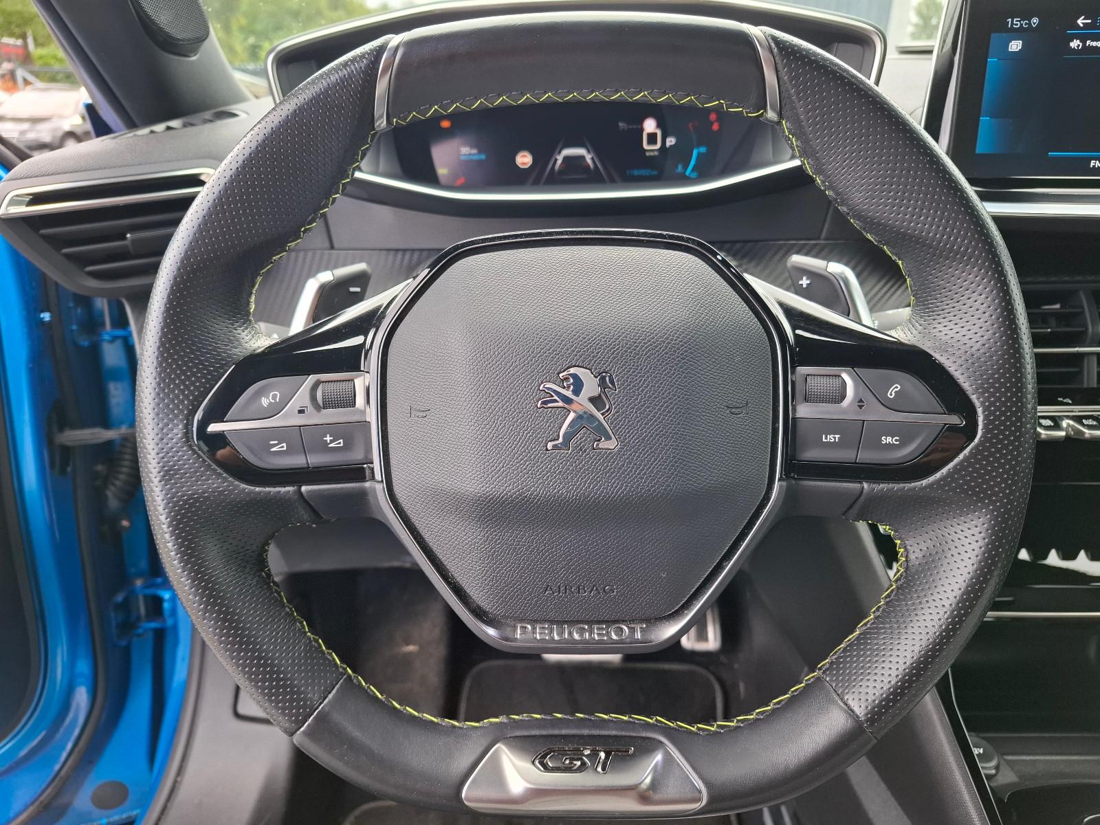 Peugeot 2008 GT-LINE 1.2AUT.Panorama.LED.T-Leder.DAB.RFK