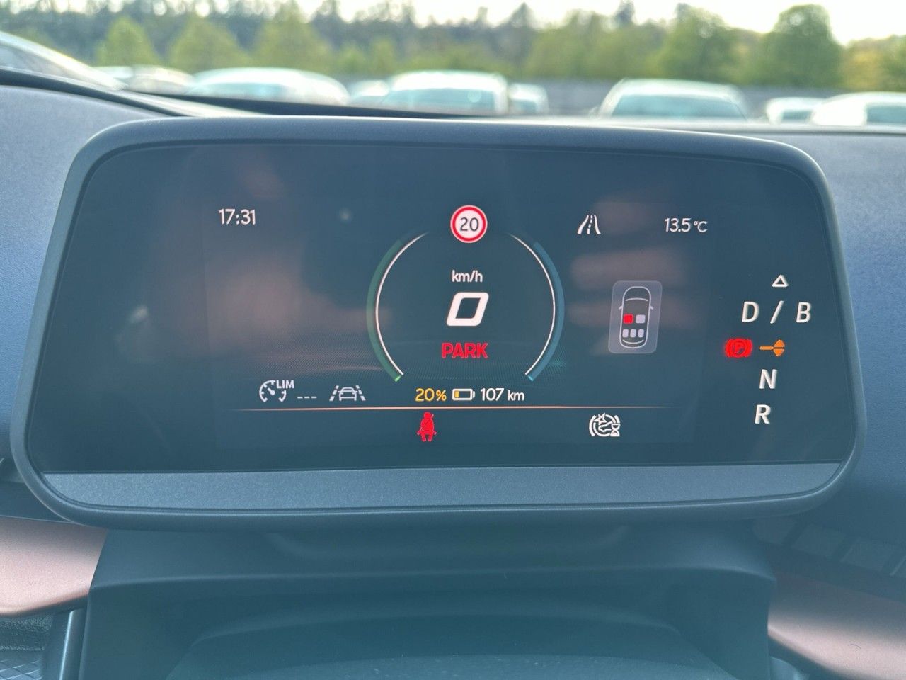 Fahrzeugabbildung CUPRA Tavascan VZ 4Drive 340 PS 77 kWh - mit KI generiert/bearbeitet