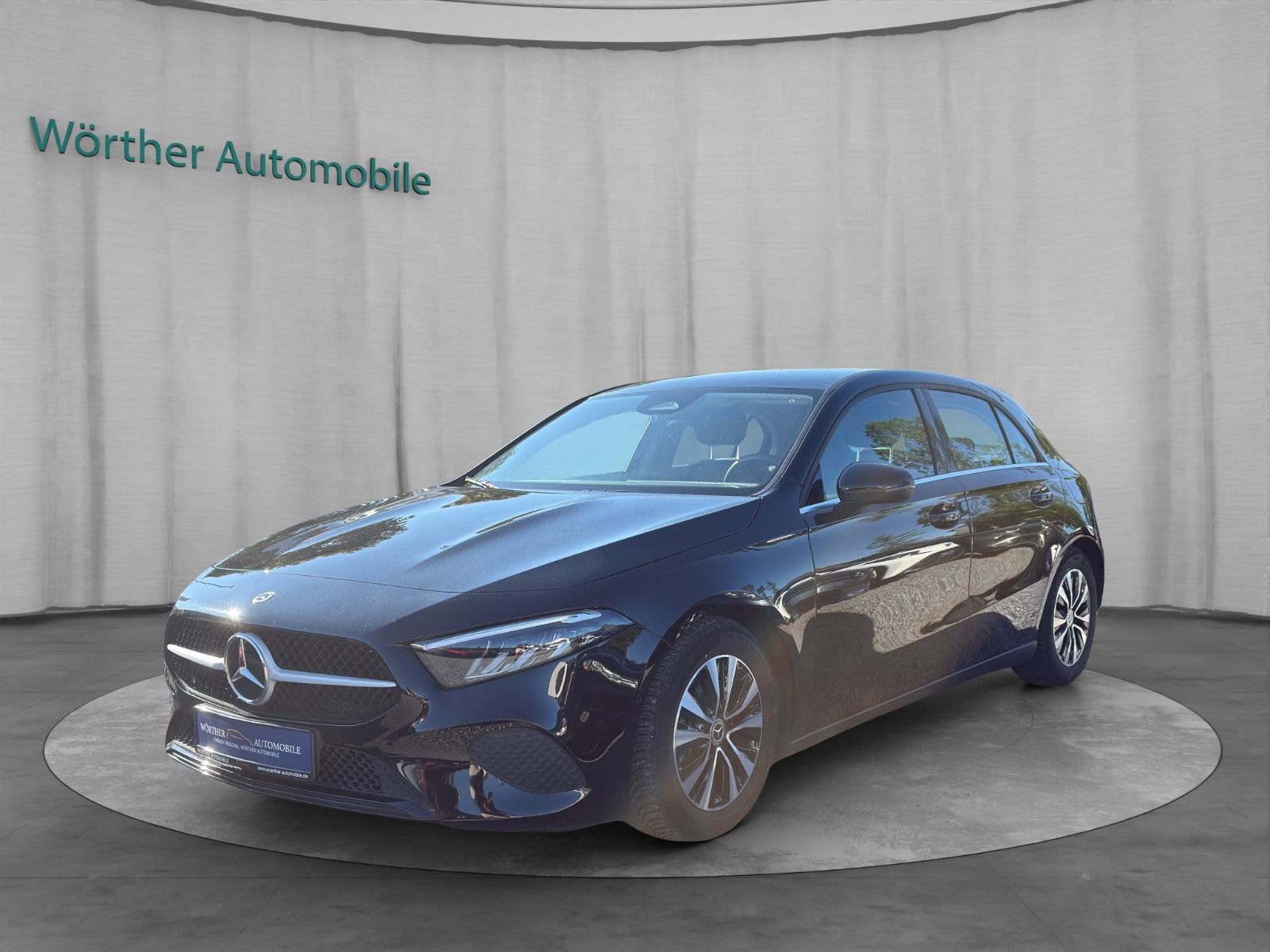 MERCEDES-BENZ A 180 136PS Automatik/MBUX/LED/CAM/NAV