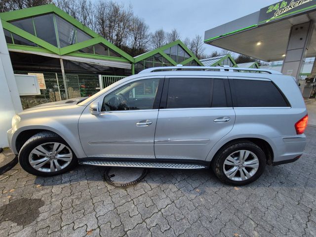 Mercedes-Benz GL 500 4MATIC, 1 Hand, Scheckheft, AHK 3,5t.