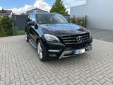 Mercedes-Benz ML 500*AMG*DISTRONIC*PANO* - Mercedes-Benz ML-Klasse mit Benzin-Antrieb: Geländewagen
