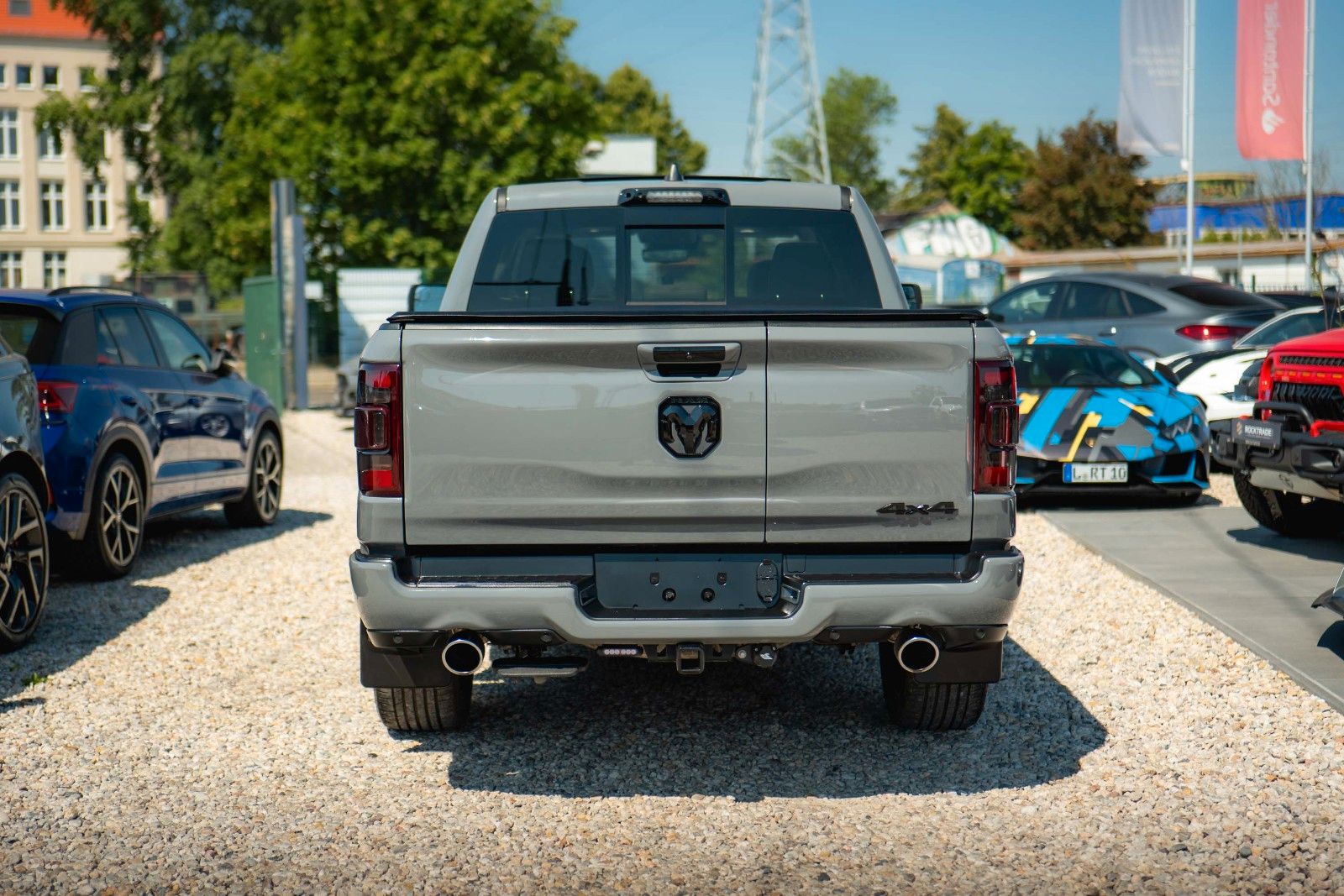 Fahrzeugabbildung Dodge RAM 5.7 V8 HEMI 4x4 LIMITED 10TH ANNIVERSARY ACC