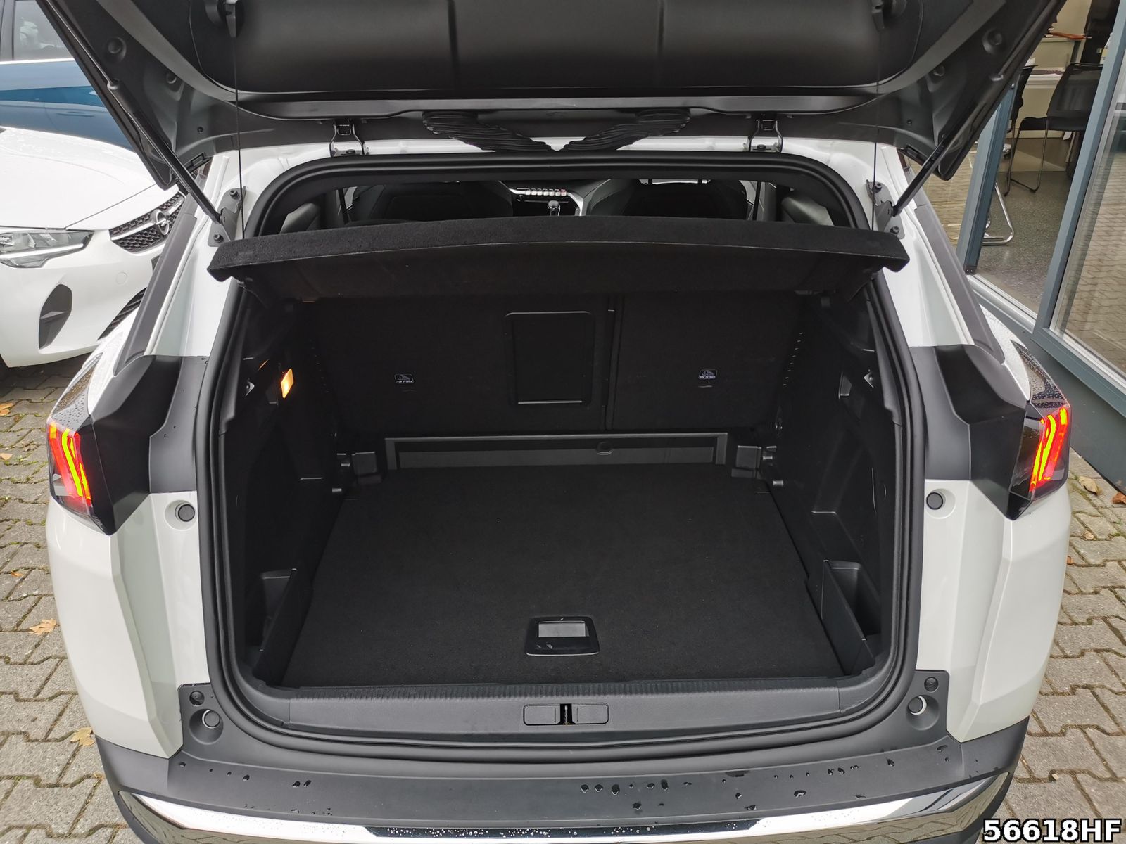 Fahrzeugabbildung Peugeot 3008 Allure Pack*Leder*PDC+Cam*LED*NAVI*