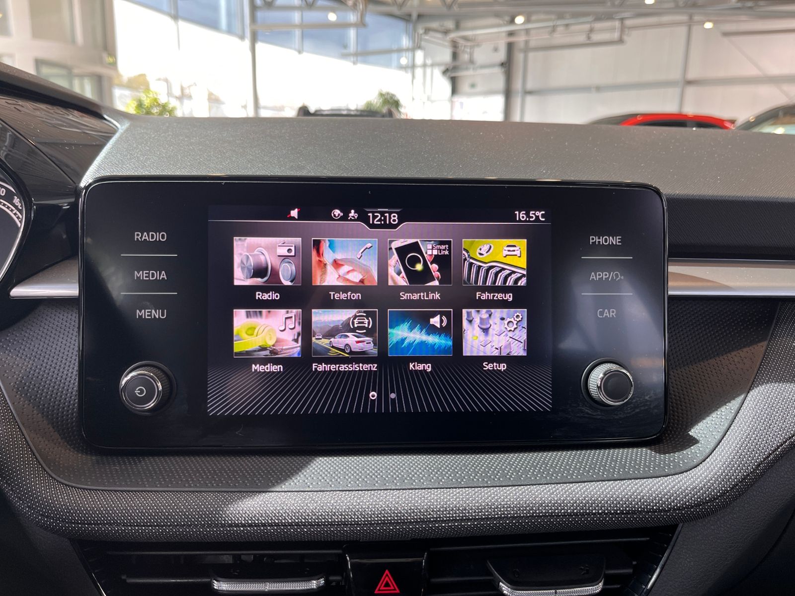 Fahrzeugabbildung SKODA Fabia Ambition KLIMA CARPLAY LED PDC SHZ