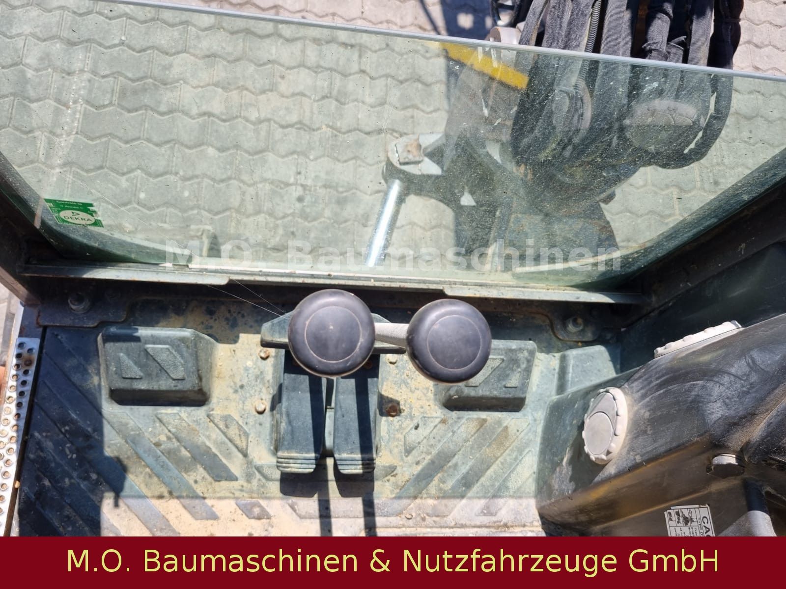 Fahrzeugabbildung Volvo ECR 48C / Hammerleitung