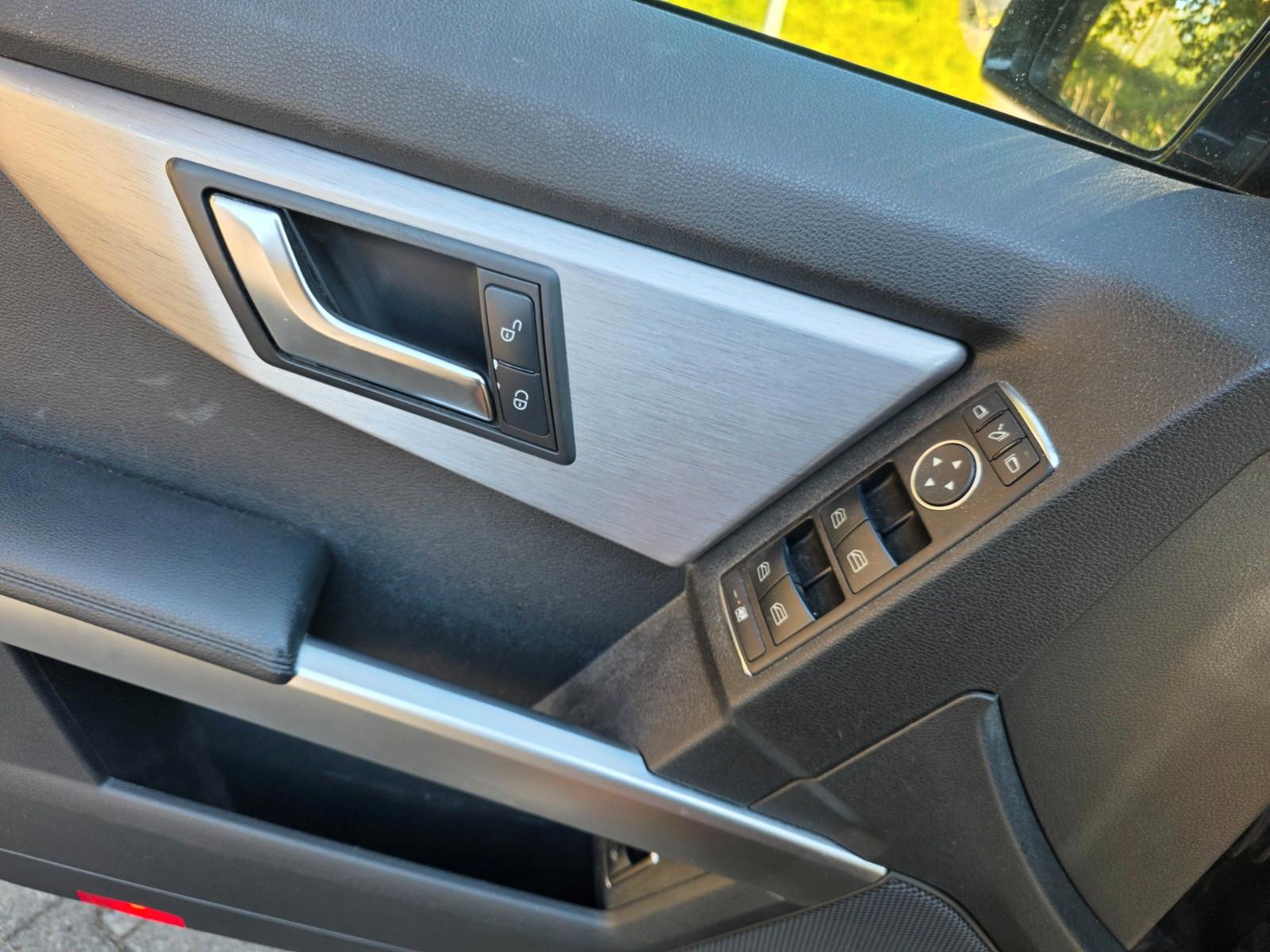 Mercedes-Benz GLK250 2012 — photo 24