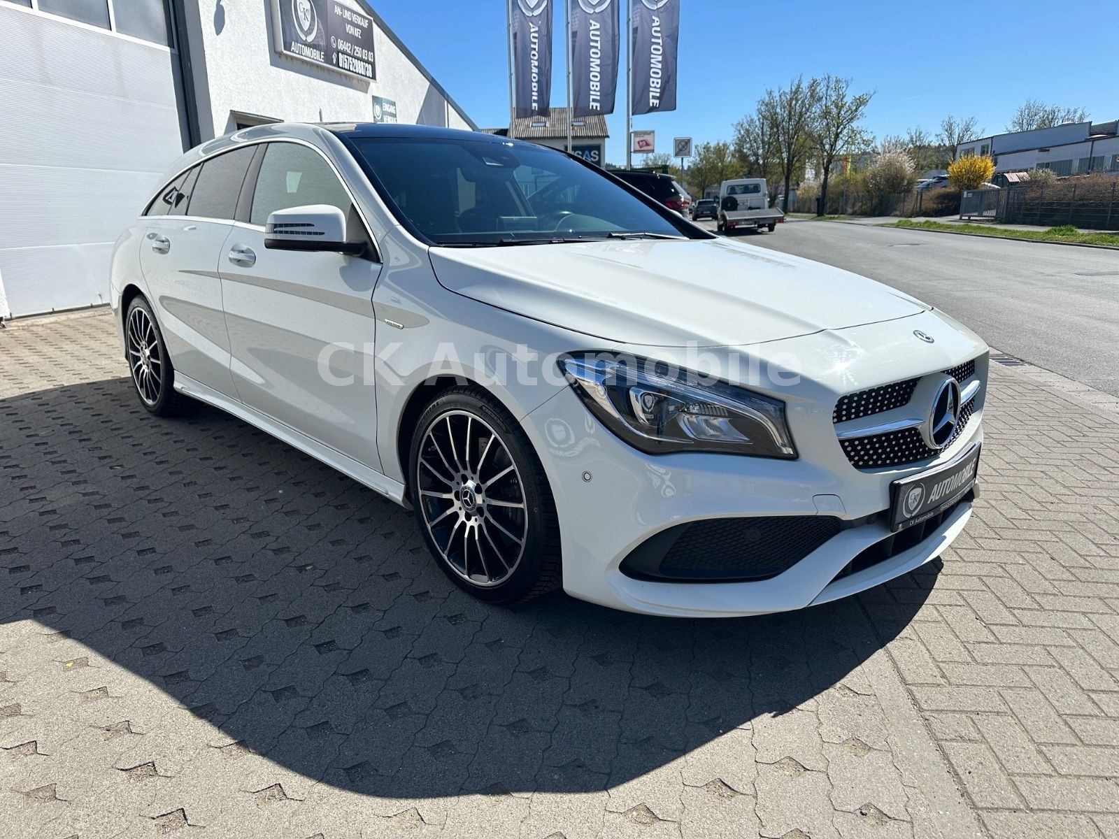 Fahrzeugabbildung Mercedes-Benz CLA220d Shooting Brake Peak Edition/Navi/LED/Kam
