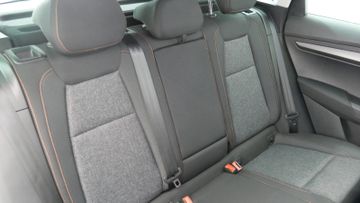 Skoda Karoq Clever 2.0 TDI DSG 4x4 LED PDC AHK