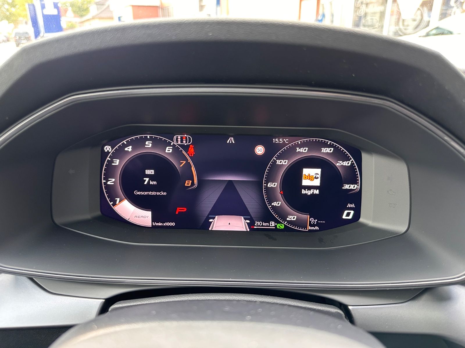 Fahrzeugabbildung CUPRA Leon VZ 2.0 TSI Pano/ACC/APP/LED/RFK/PDC/SHZG