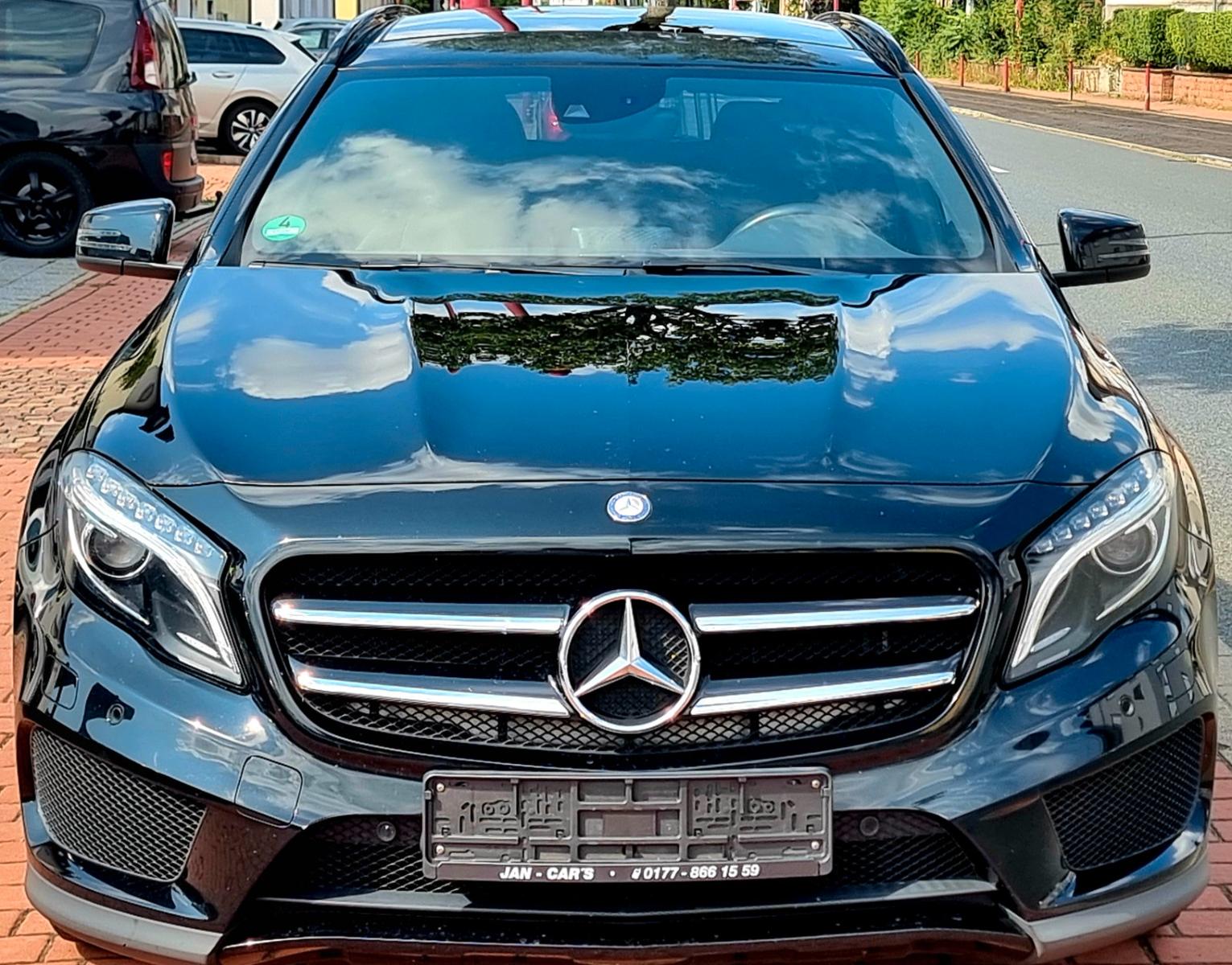 Mercedes-Benz GLA 200 AMG TOPZSTD Pano Nav RFK WKR Memo HamanK
