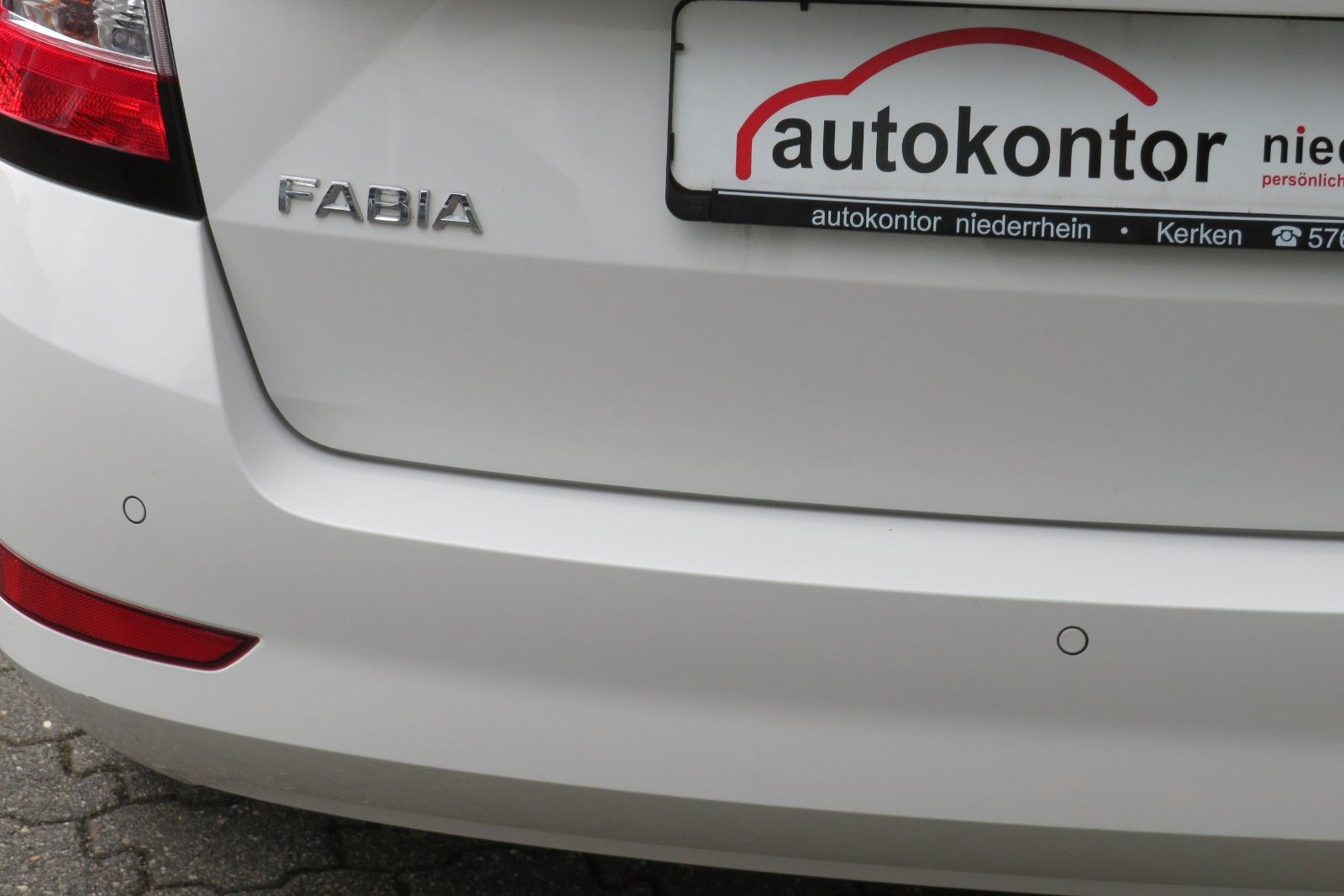 Fahrzeugabbildung SKODA Fabia Combi KLIMA SITZHEIZUNG PDC ALU 1.HAND