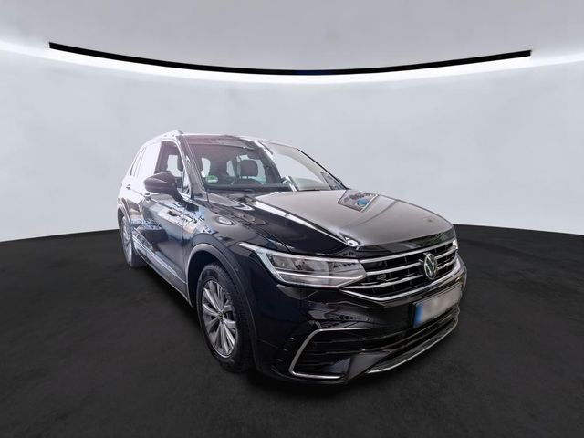 Volkswagen Tiguan R-LINE DSG LED AHK ACC 19' APP-CON. 1H