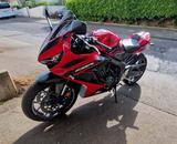 Honda CBR 650R  RH01 Neue Reifen, Top Zustand