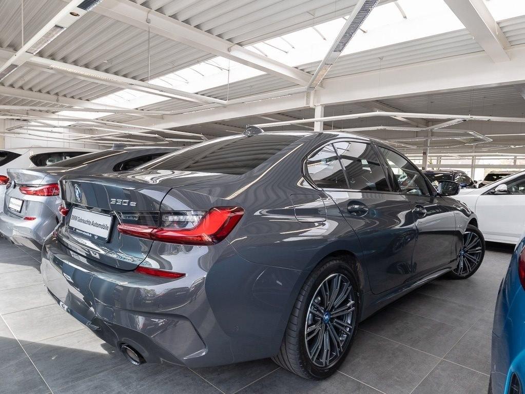 BMW 330e xDrive A M Sport DAB WLAN GSD RFK Tempomat